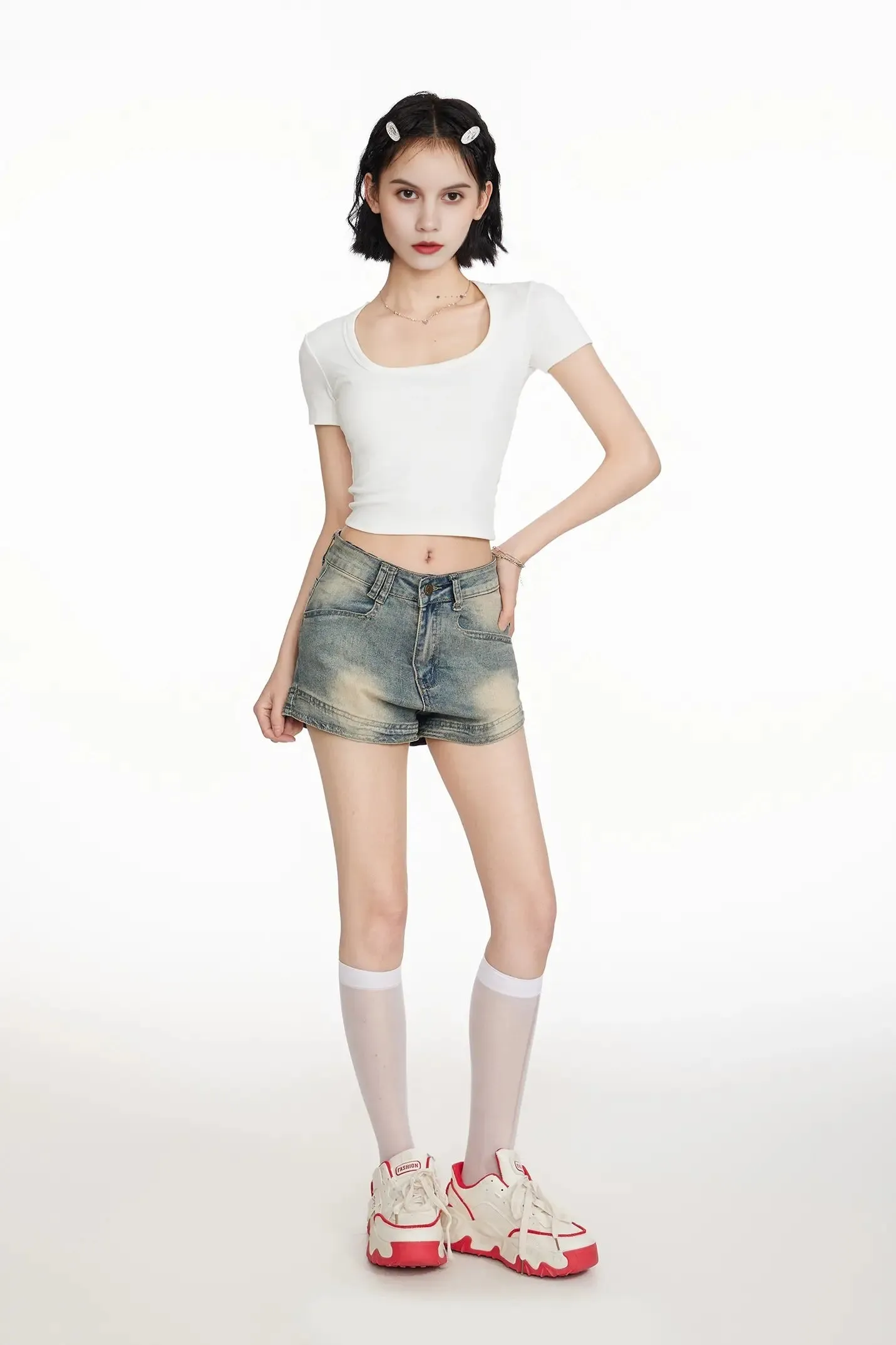 Slim Fit White Cropped T Shirt