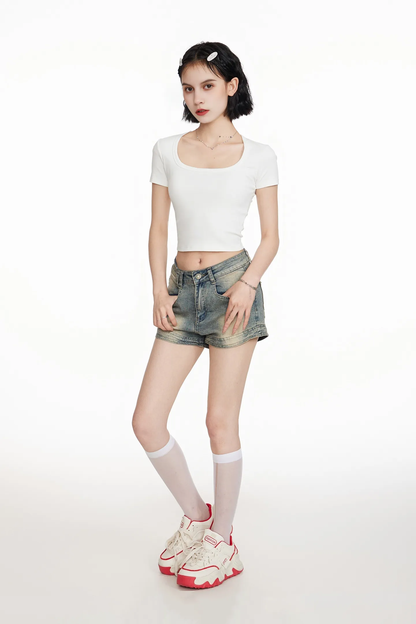 Slim Fit White Cropped T Shirt